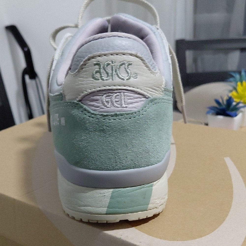 ASICS Gel-Lyte III OG in Light Sage and Slate Grey - Picture 6 of 16